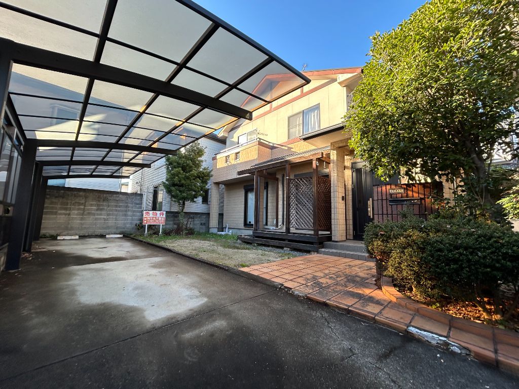 BEFORE（駐車場）